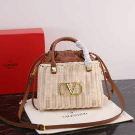 Picture of Valentino Handbags _SKUfw139331124fw